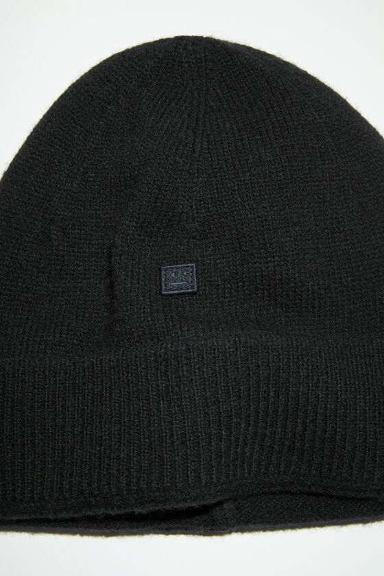 (image for) Leading Micro face patch beanie